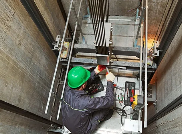 M_3030_service_maintenance_ascenseur_1